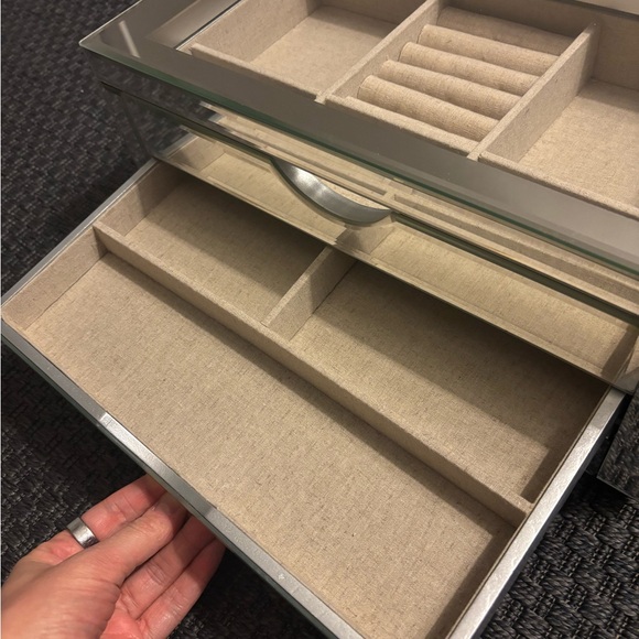 Mirrored Jewelry Box - Picture 4 of 8